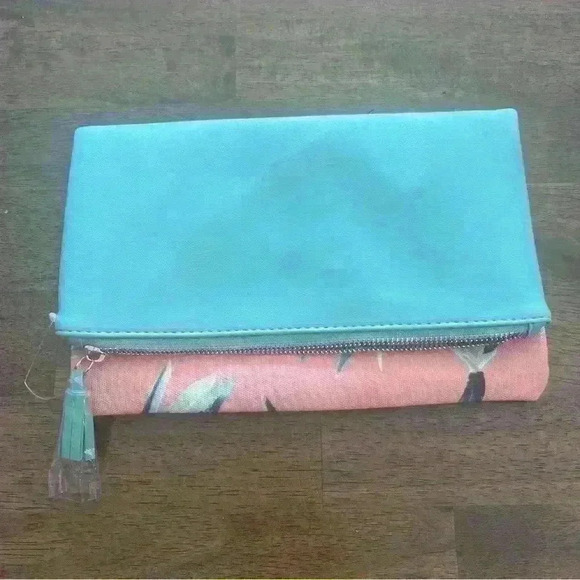 Rachael Pally Clutch - Picture 2 of 7